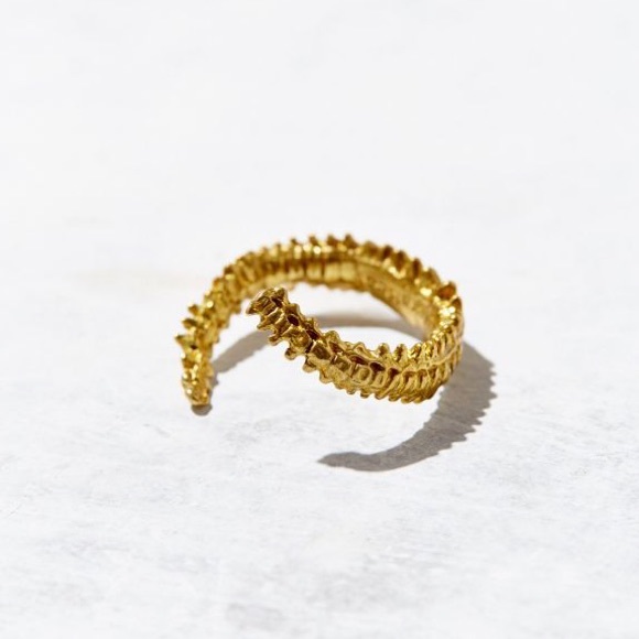 VERAMEAT Jewelry - VERAMEAT spine ring